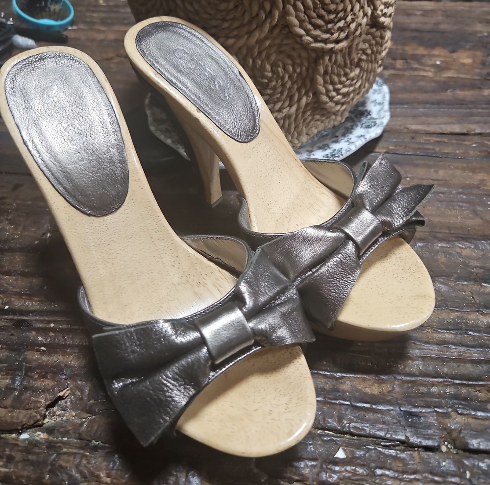 Guess Metallic Bow Heels